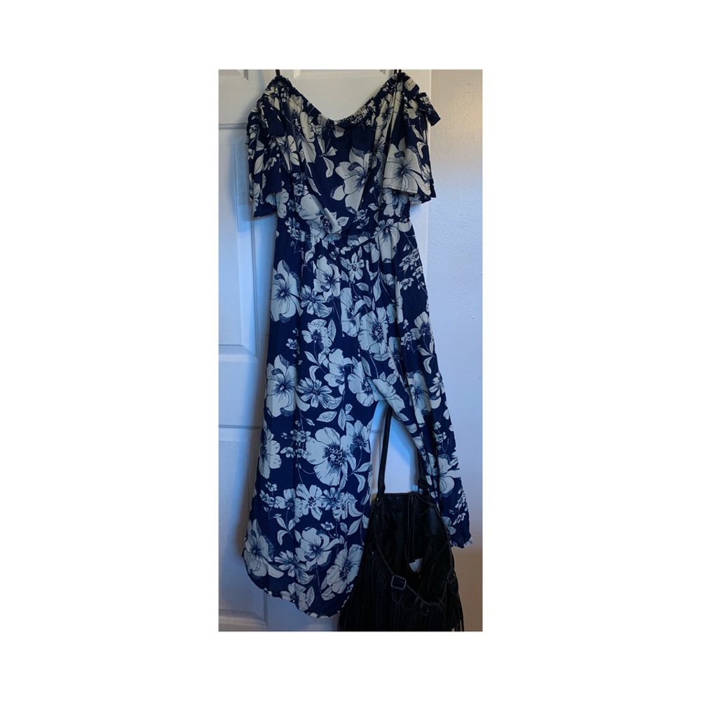 Beautiful strapless romper.